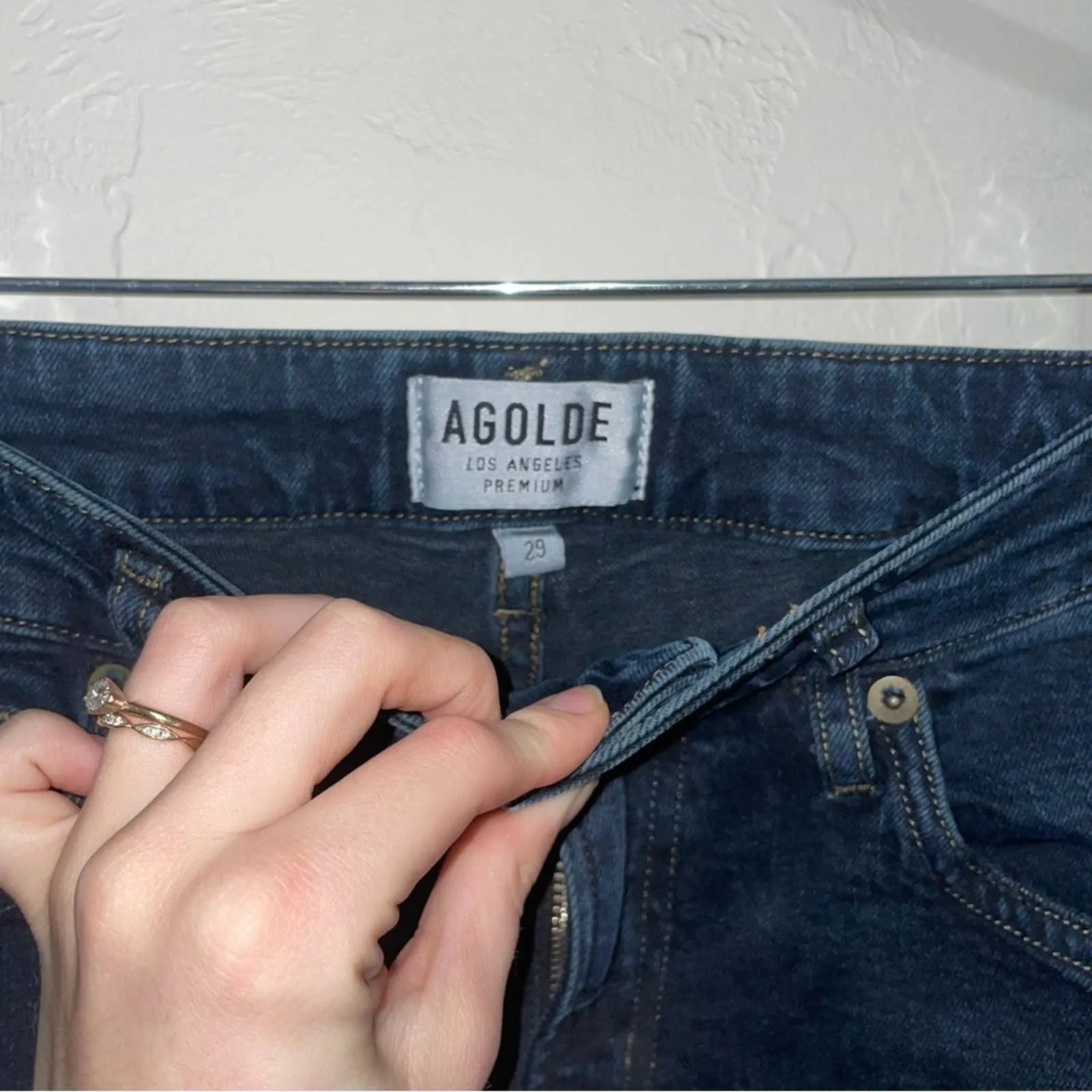 Agolde Lara Skinny Distressed Dark Wash Low Rise Jeans (29)
