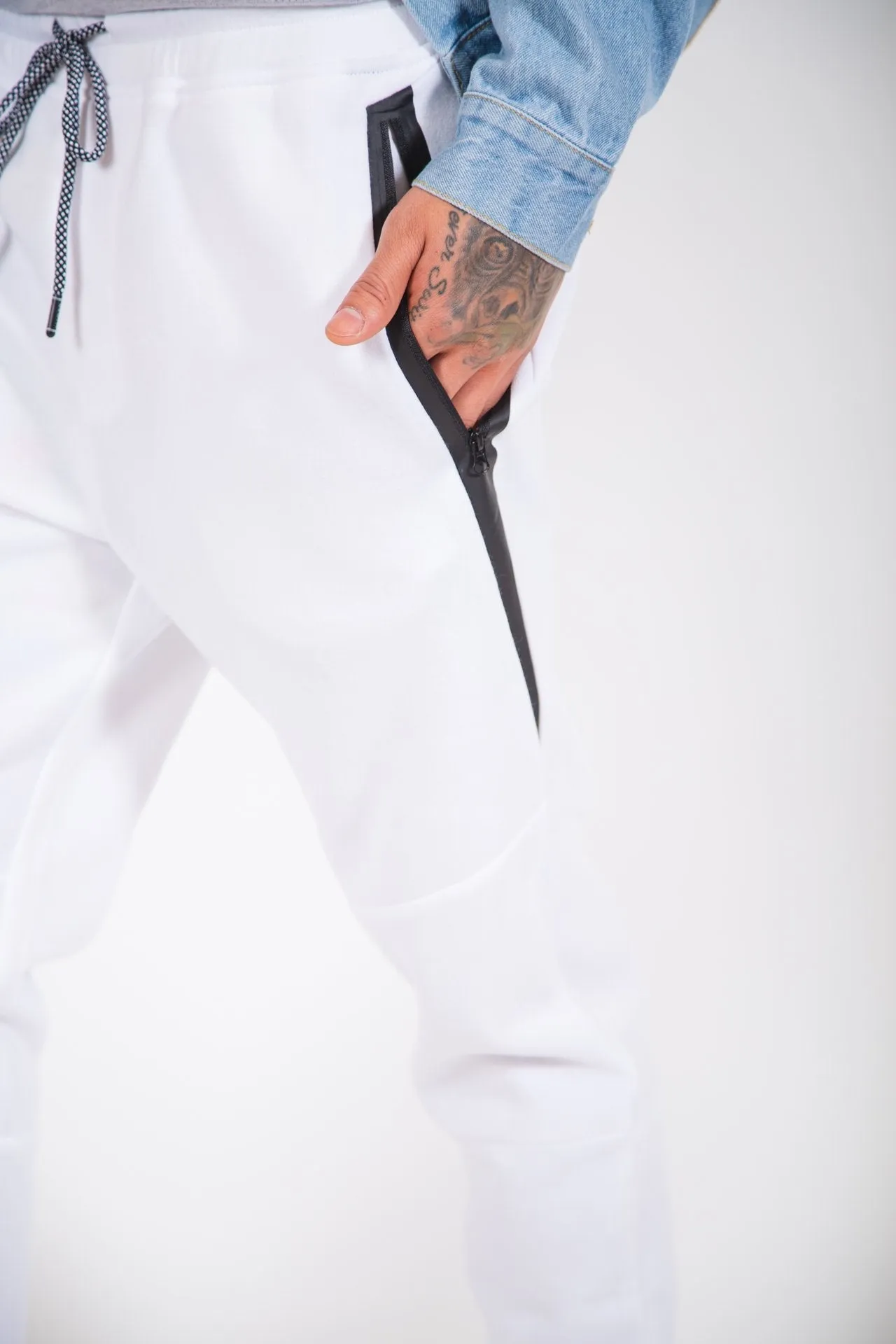 Diagonal Heat Seal Fleece Jogger Pants