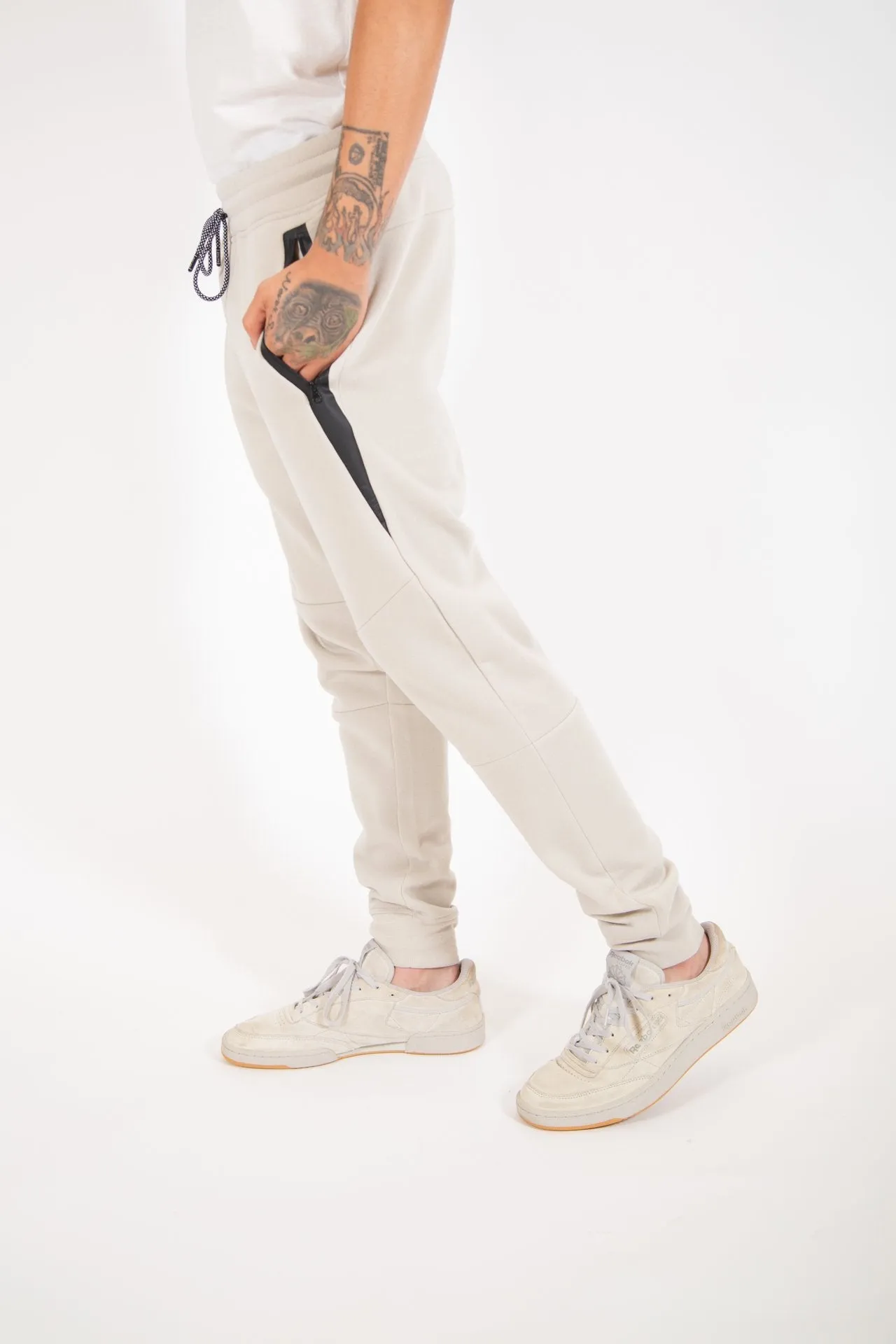 Diagonal Heat Seal Fleece Jogger Pants