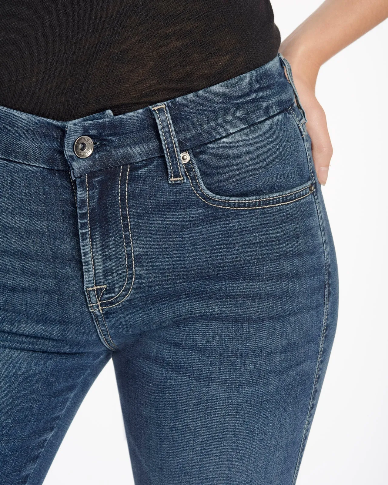 Mid-Rise Straight Jean