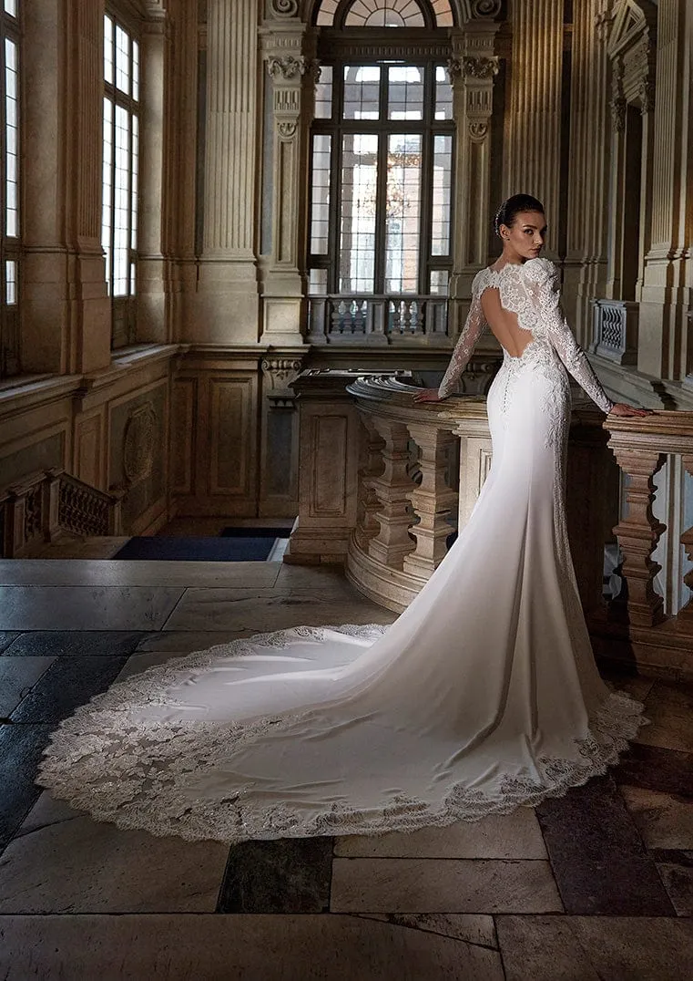 Pronovias Privee: Absidian