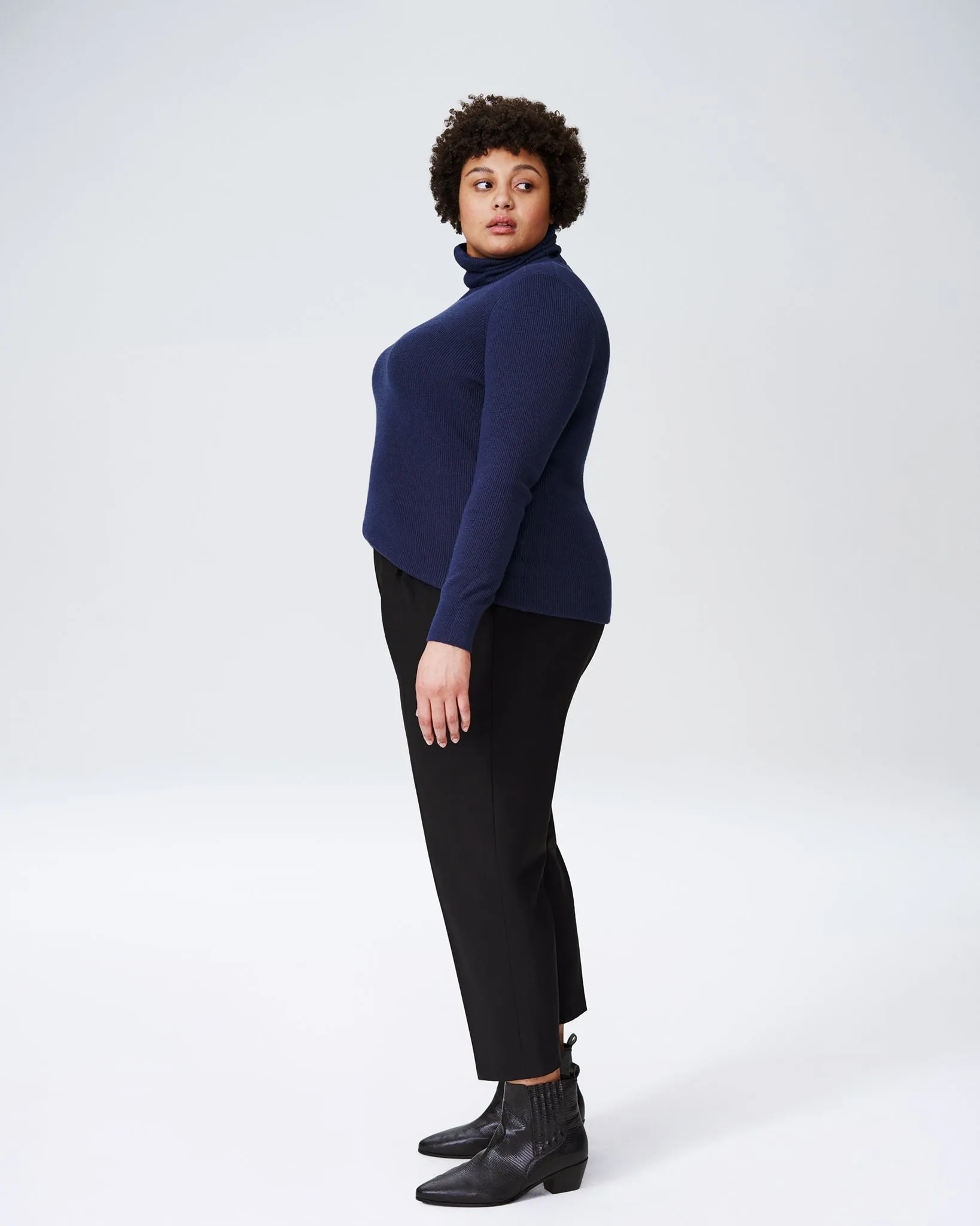 Silvia Slim Cut Cropped Trousers 25 inch - Black