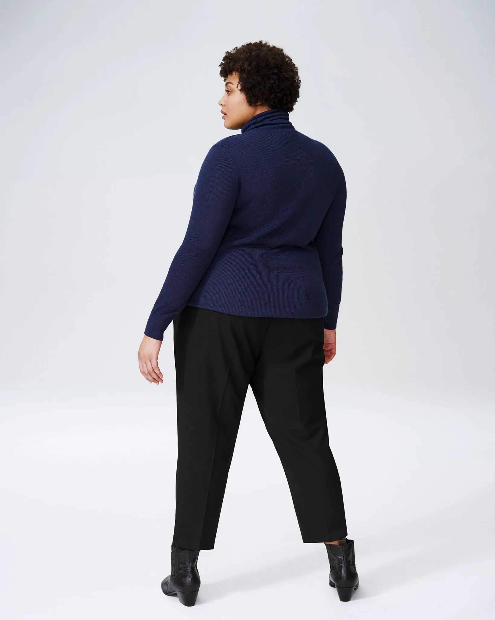 Silvia Slim Cut Cropped Trousers 25 inch - Black