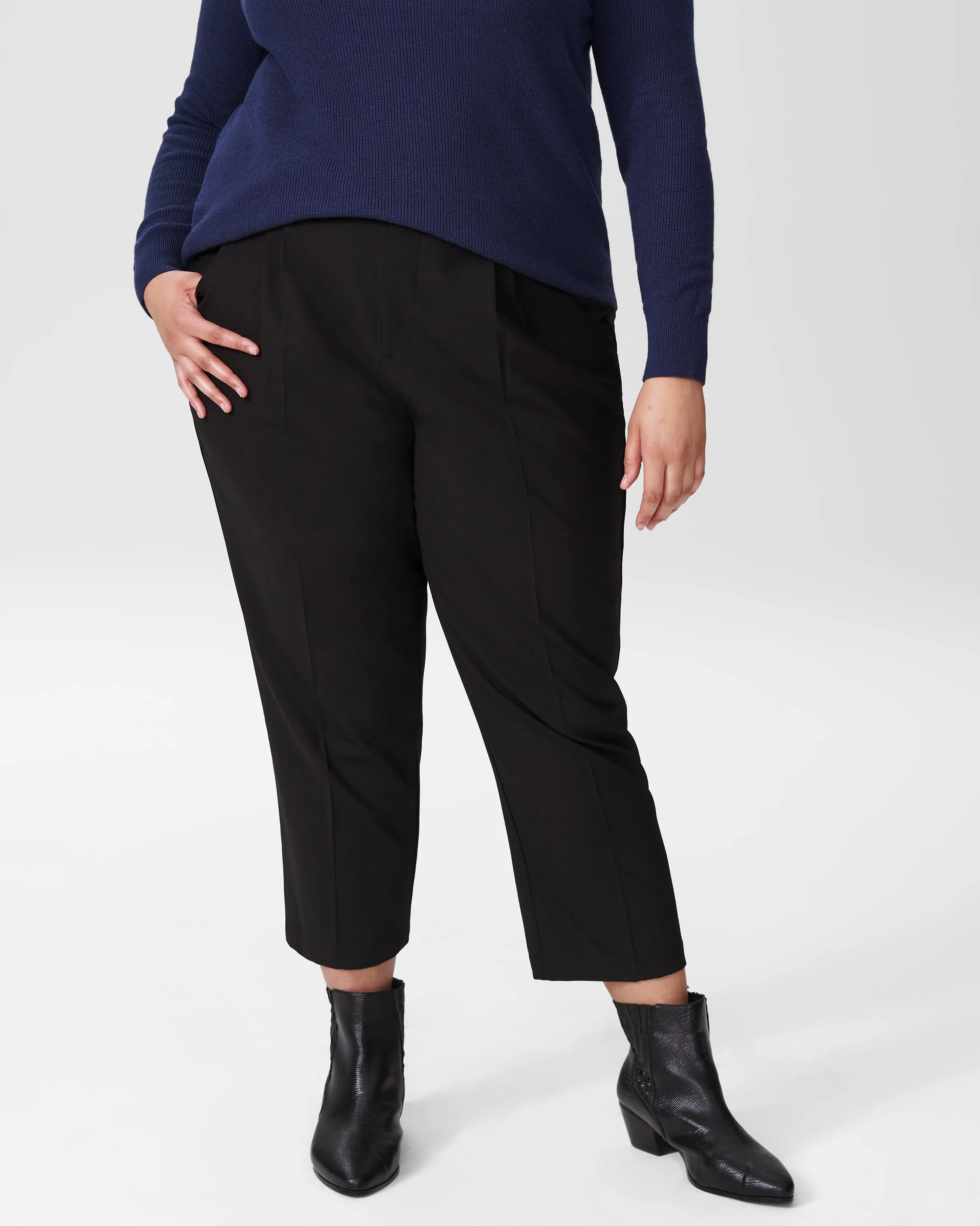 Silvia Slim Cut Cropped Trousers 25 inch - Black