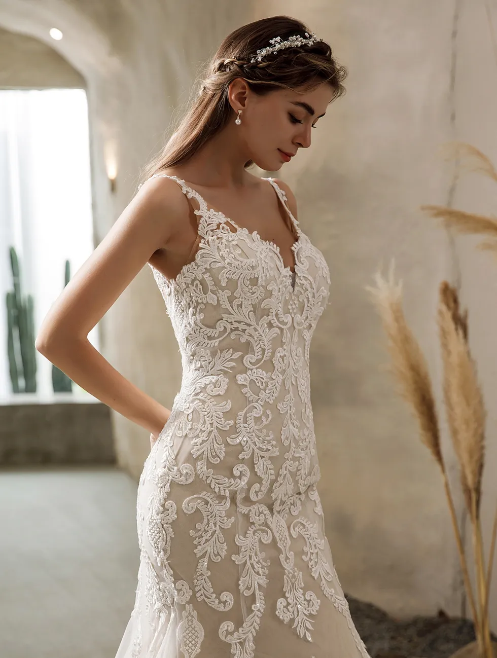 Vintage Lace Fit and Flare Wedding Dress With Court Train