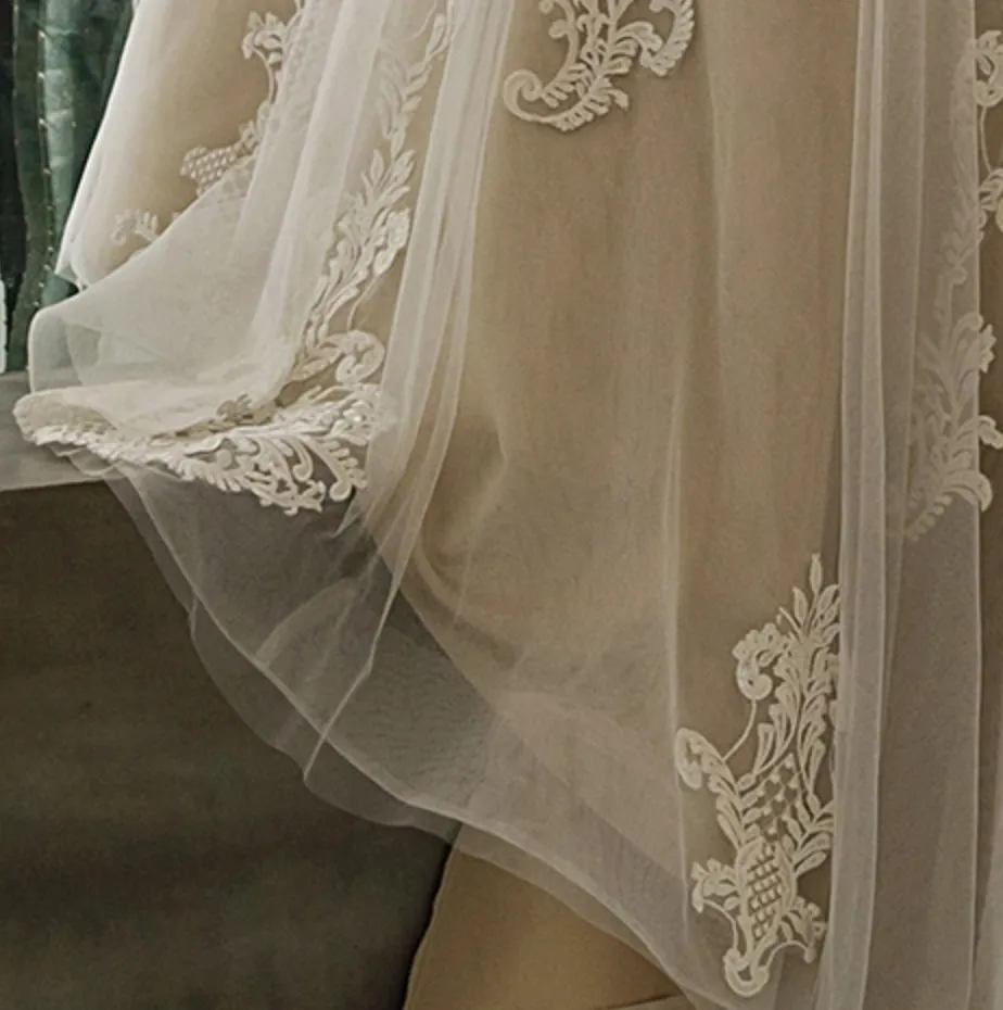 Vintage Lace Fit and Flare Wedding Dress With Court Train
