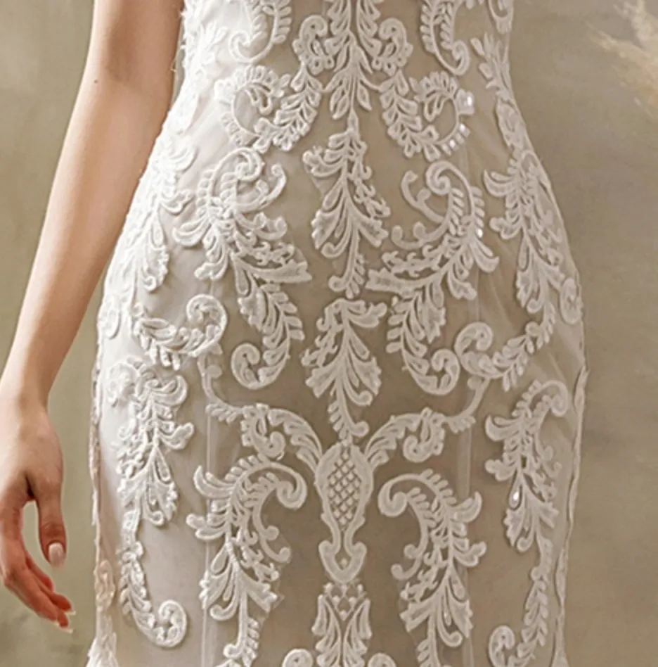 Vintage Lace Fit and Flare Wedding Dress With Court Train