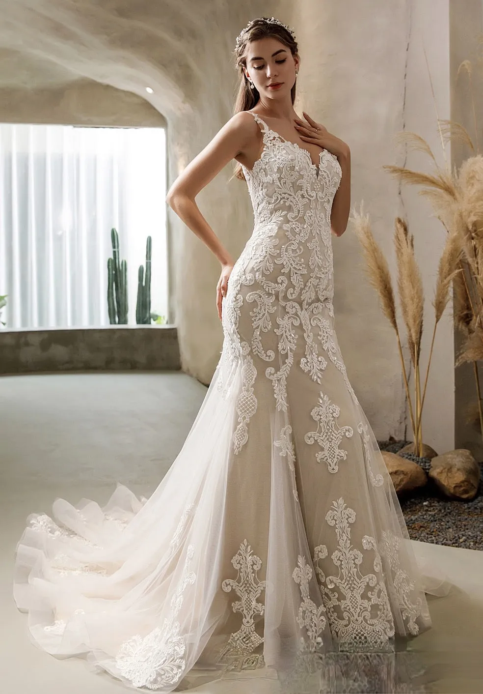 Vintage Lace Fit and Flare Wedding Dress With Court Train