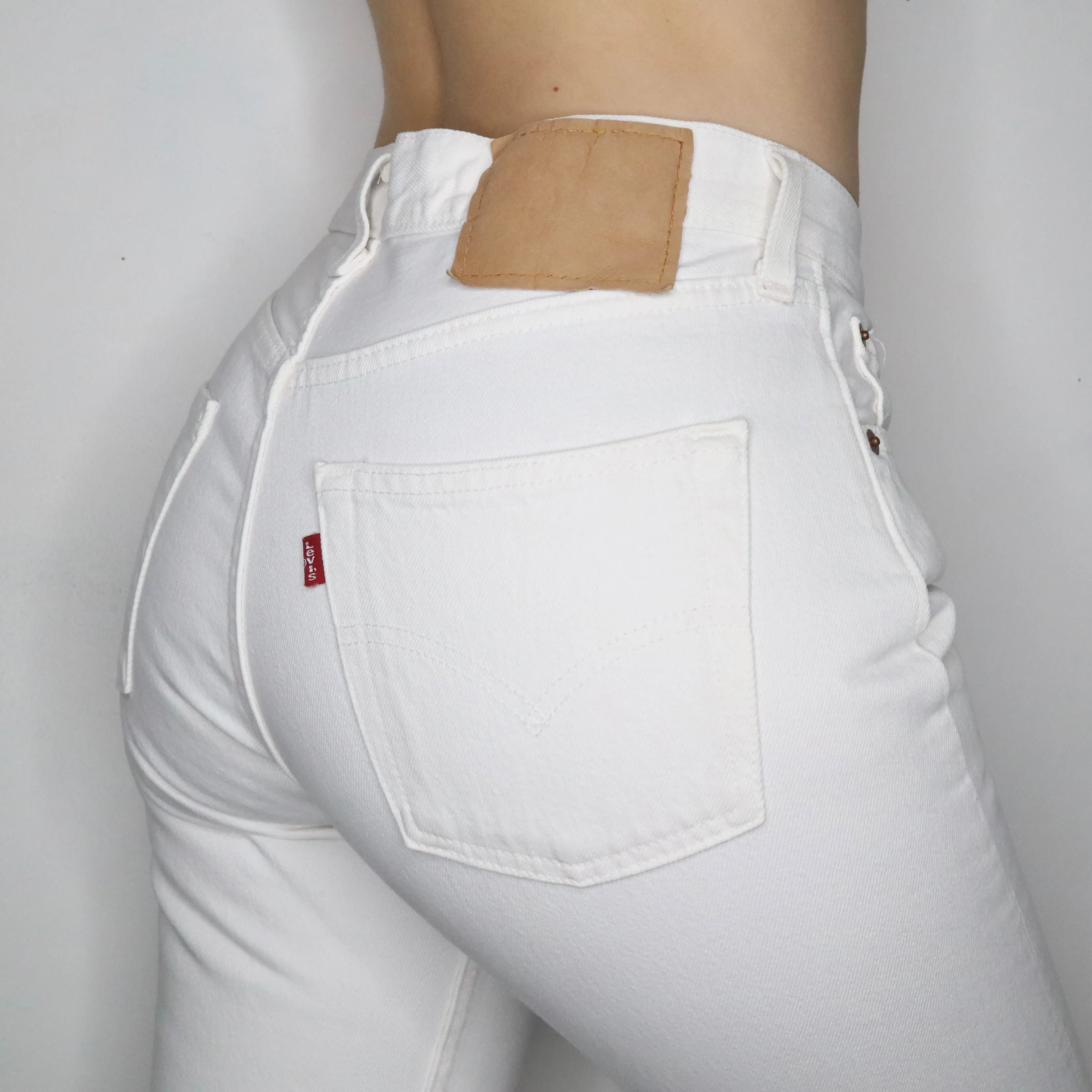 White 501 Levi's Jeans (S-M)