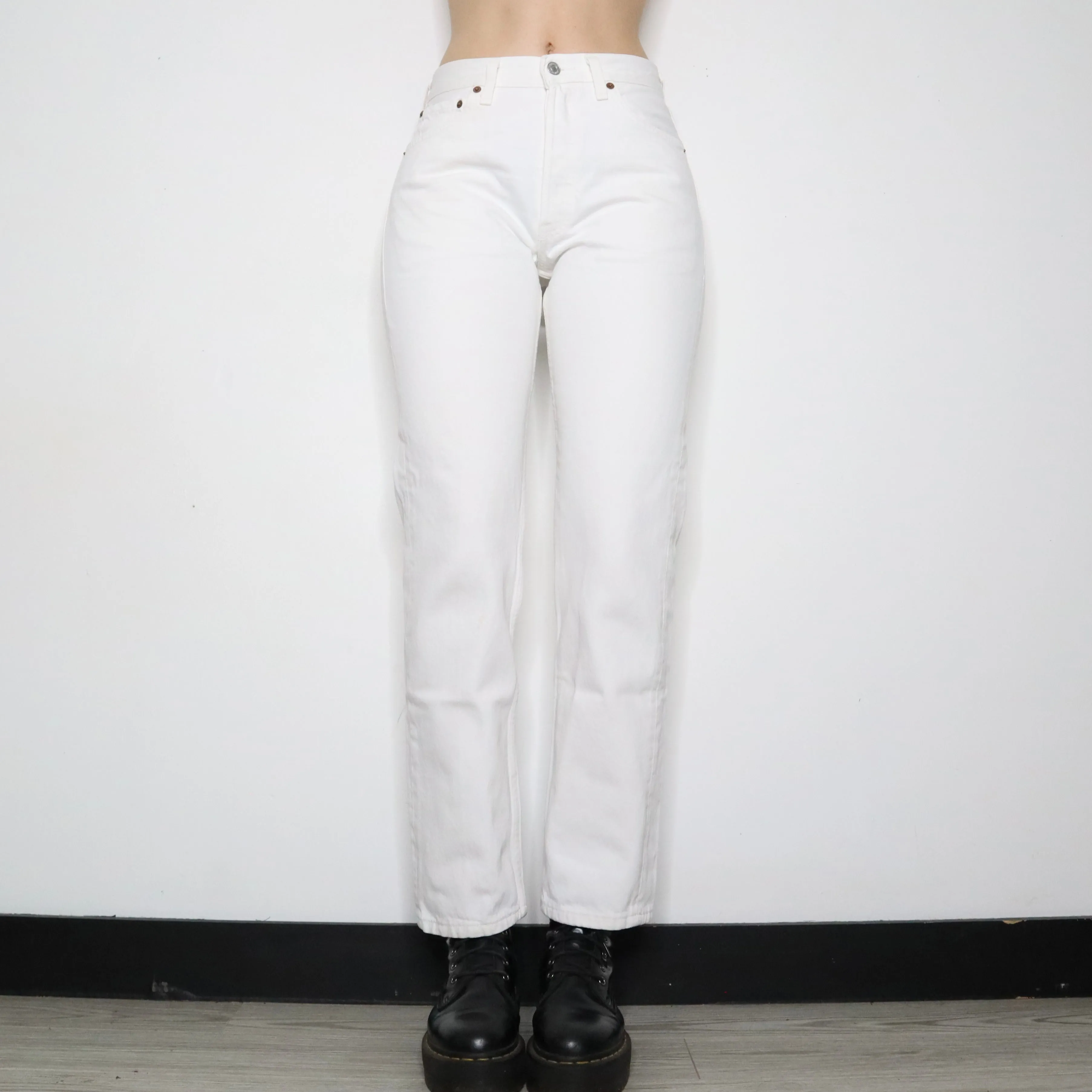 White 501 Levi's Jeans (S-M)