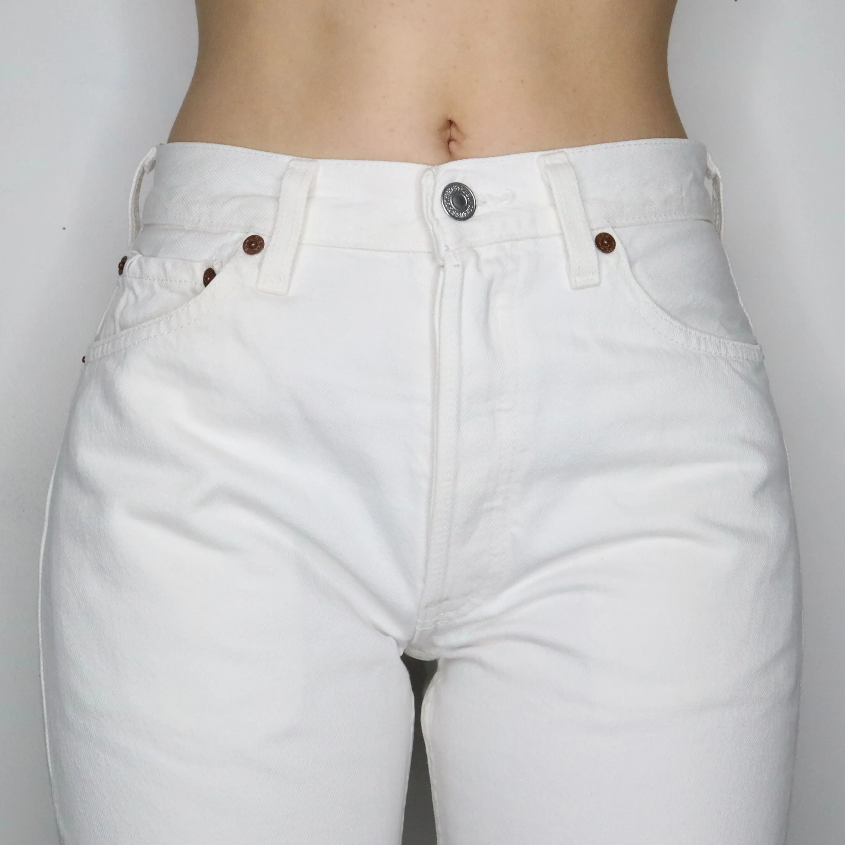White 501 Levi's Jeans (S-M)